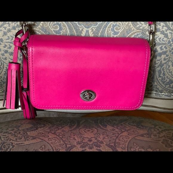 XX SOLD XX ๐COACH NEW without tags Leather Handbag in Cool Pink๐๐ป - Picture 3 of 16